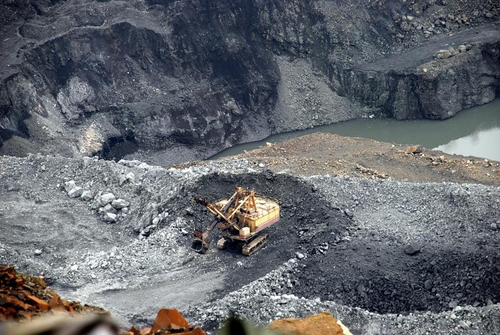 Рудник норникель. Добыча никелевой руды. Добыча никелевой руды. Карьер медвежий ручей норникель. Оленегорский гок карьер.
