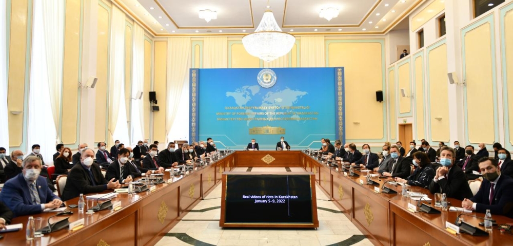 Глава МИД Казахстана провёл брифинг для иностранного дипкорпуса по текущей ситуации в стране  