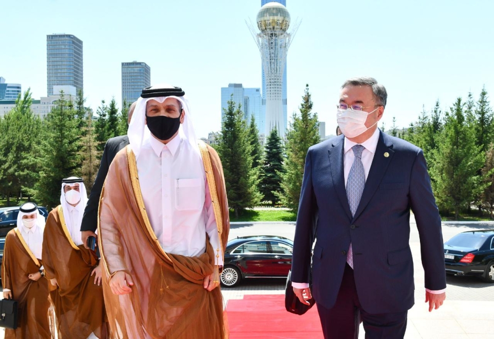 Глава МИД Катара прибыл с официальным визитом в Казахстан