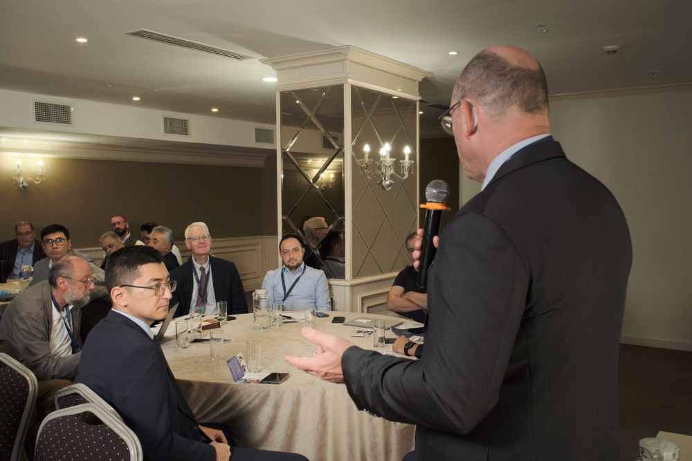 Хатшы қыз басынан бері жыныстық қатынасқа түскен